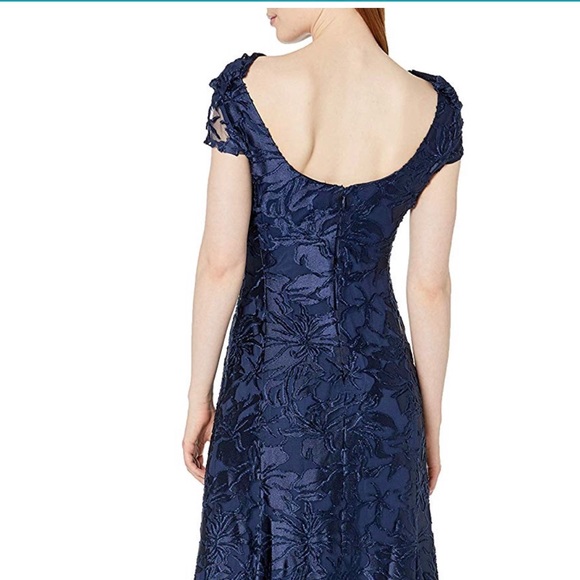 Tahari ASL Petite floral burnout gown - Picture 4 of 6